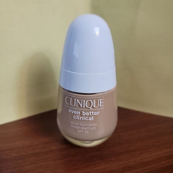 Clinique Even Better Clinical Serum Foundation SPF 25 - CN 70 Vanilla 1 oz - Picture 7 of 9